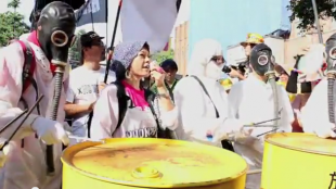 [VIDEO] Antinuclear protesters surround Japan's Diet building